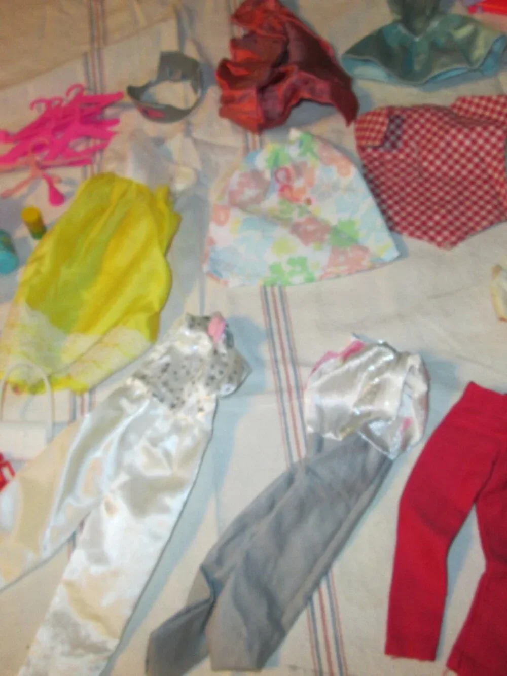 Vtg late 70s early 80s lot of Barbie clothes and accesories